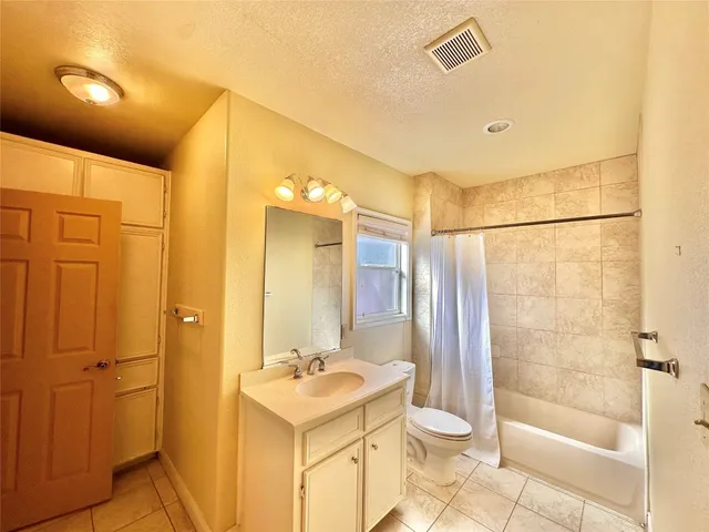 $2,300 | 1707 East 21st Street, Austin, TX 78722