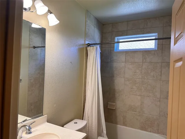 $2,300 | 1707 East 21st Street, Austin, TX 78722