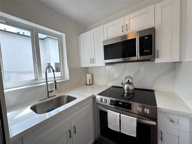 $2,300 | 2918 Bird Avenue, Unit 8, Miami, FL 33133