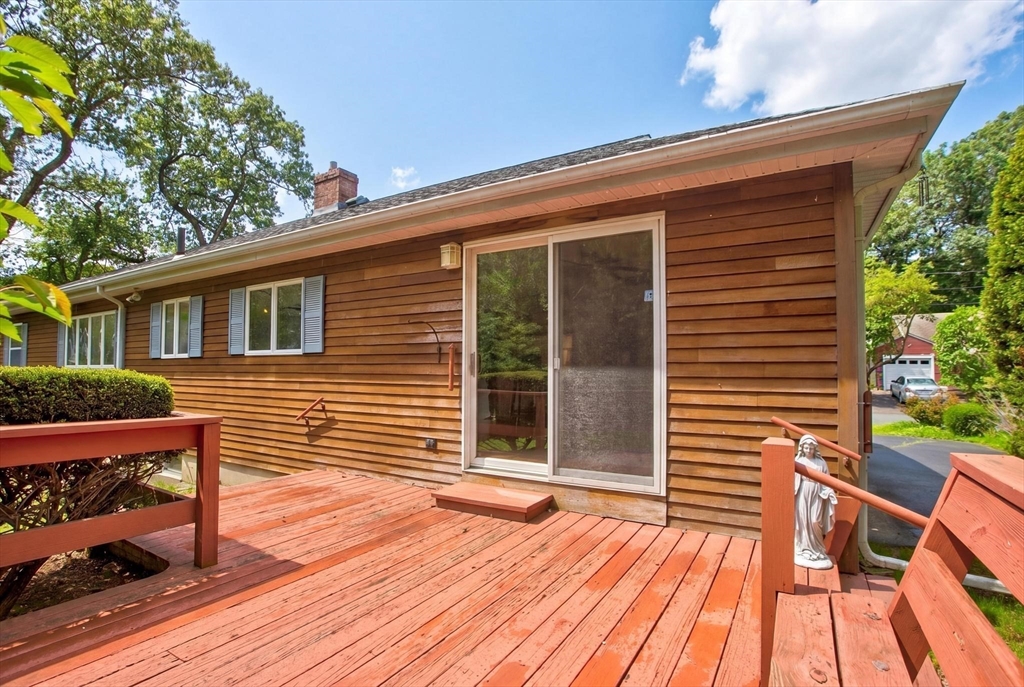 18 Williams Road Lynnfield, MA 01940 - Photo 30 of 40