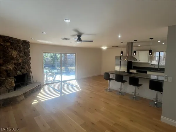 $1,950 | 2408 La Estrella Street, Henderson, NV 89014