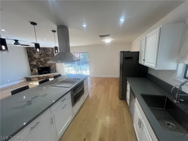 $1,950 | 2408 La Estrella Street, Henderson, NV 89014