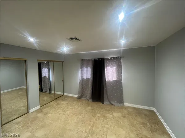 $1,950 | 2408 La Estrella Street, Henderson, NV 89014