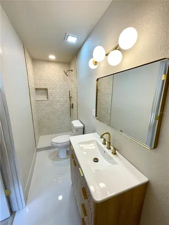 $3,200 | 644 Manor Drive West, Dunedin, FL 34698