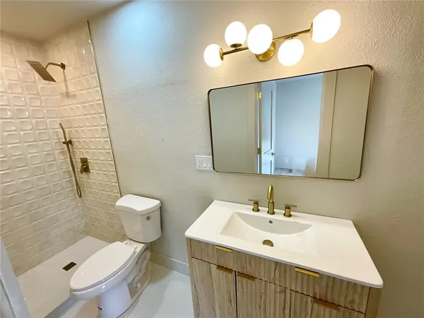 $3,200 | 644 Manor Drive West, Dunedin, FL 34698