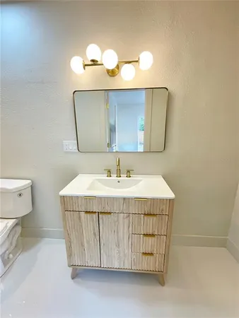 $3,200 | 644 Manor Drive West, Dunedin, FL 34698