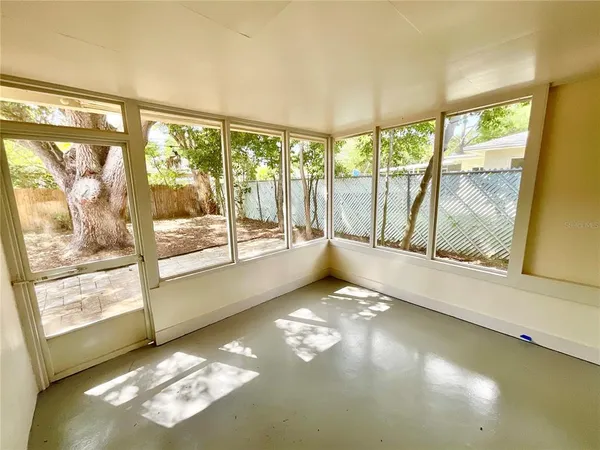 $3,200 | 644 Manor Drive West, Dunedin, FL 34698