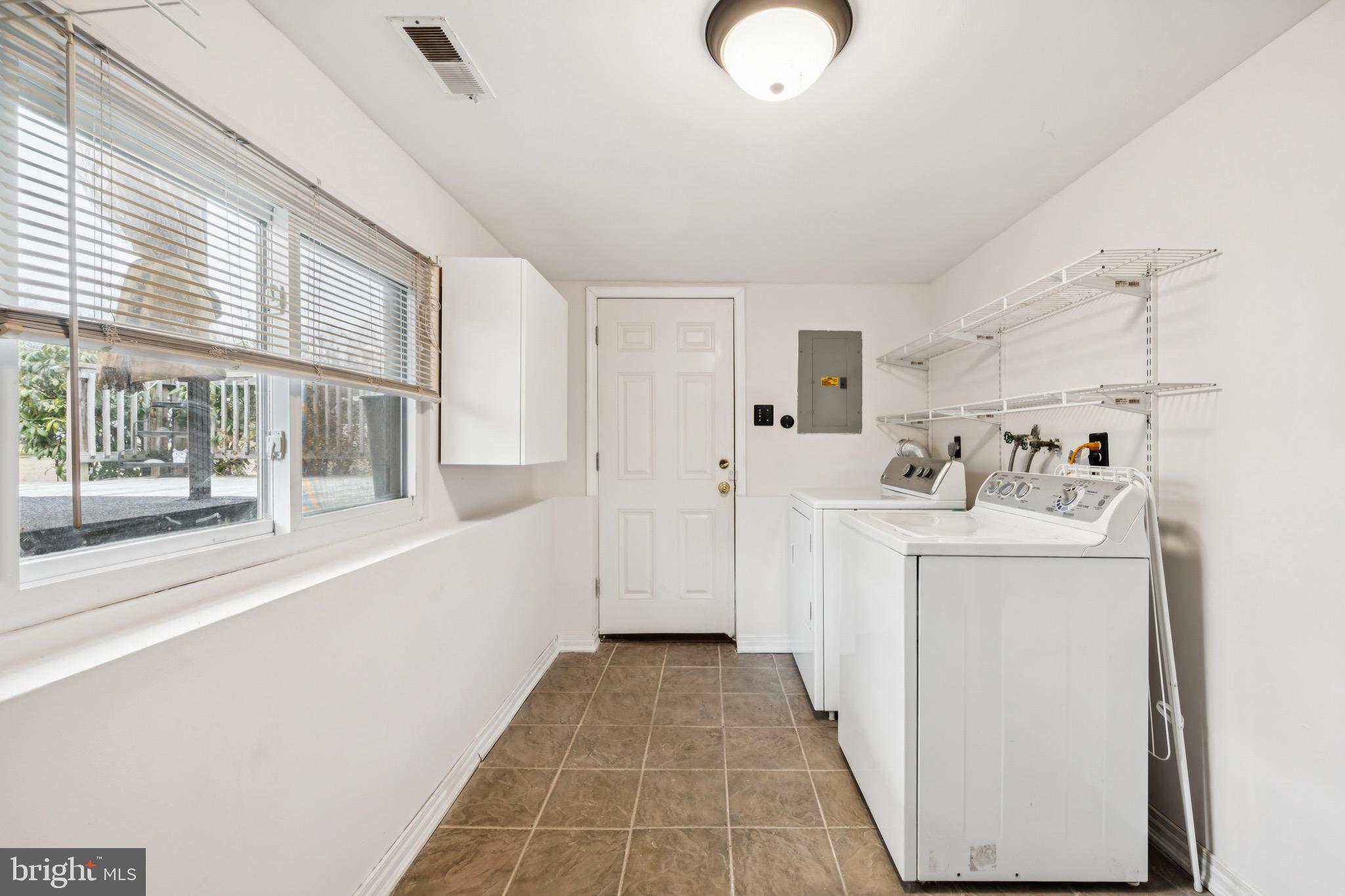 2409 Fries Mill Road Williamstown, NJ 08094 - Photo 24 of 30 Laundry
