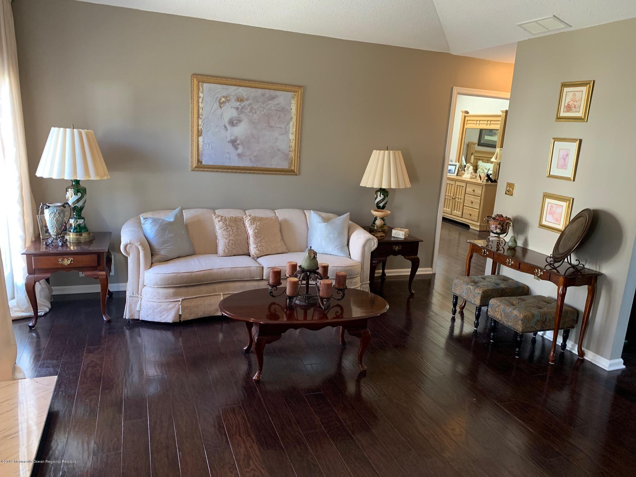 28 Portebello Road Jackson, NJ 08527 - Photo 8 of 22 Living room