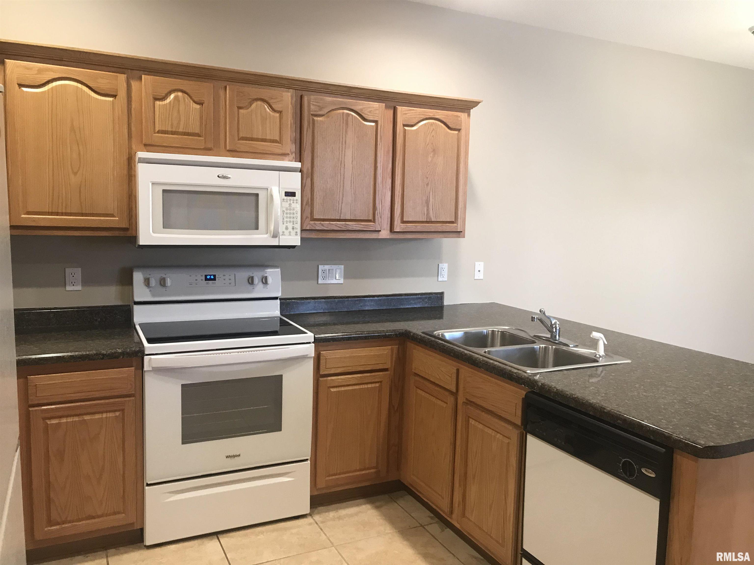 18 Cherry Hill Hampton, IL 61256 - Photo 10 of 20