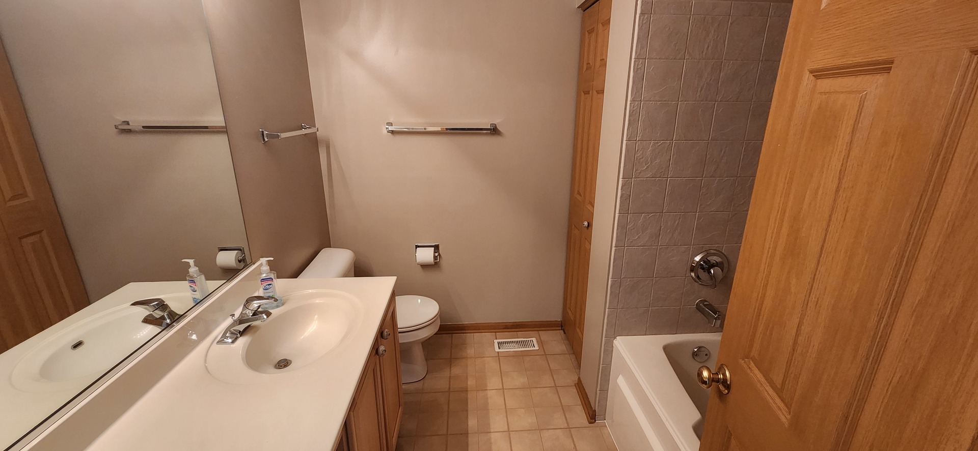 2435 Golf Ridge Circle, Unit 2435 Naperville, IL 60563 - Photo 14 of 20