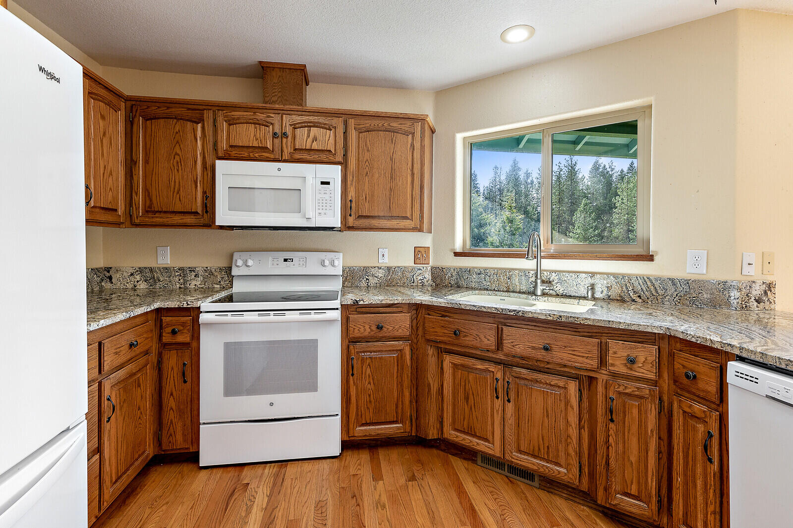 345 Stonebrook Way Merlin, OR 97532 - Photo 11 of 47 26_SW_26_mls