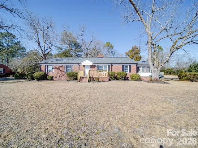 $335,000 | 2228 West Market St Extension, Cheraw, SC 29520