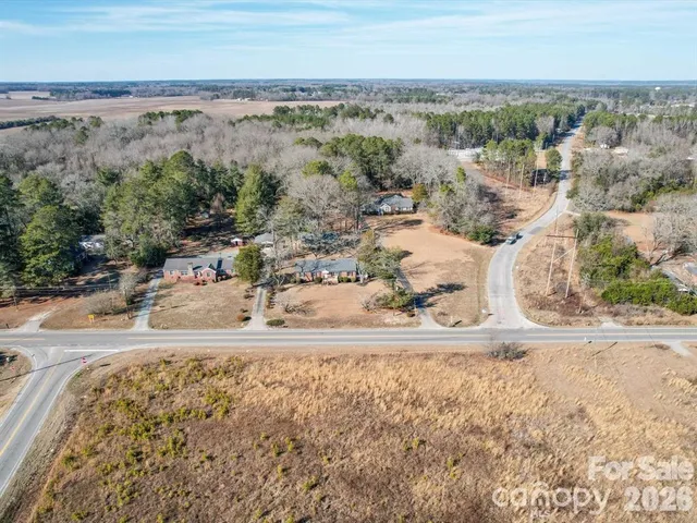 $335,000 | 2228 West Market St Extension, Cheraw, SC 29520