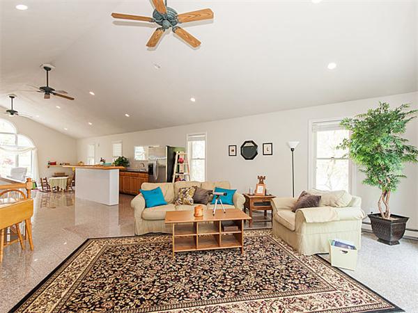 149 County Road Reading, MA 01867 - Photo 8 of 28 Gallery Image 8