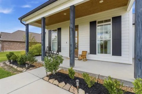 $355,000 | 4094 Camryn Road, Lake Charles, LA 70611