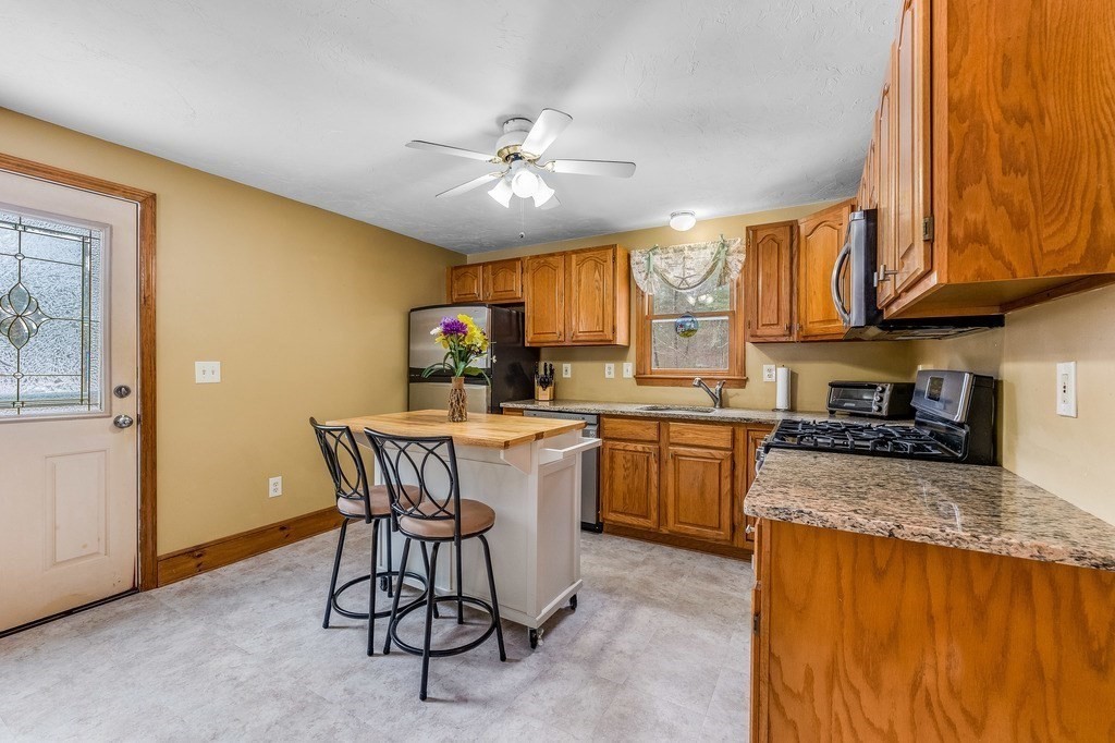 30 Barker Hill Road Townsend, MA 01469 - Photo 11 of 31 Gallery Image 11