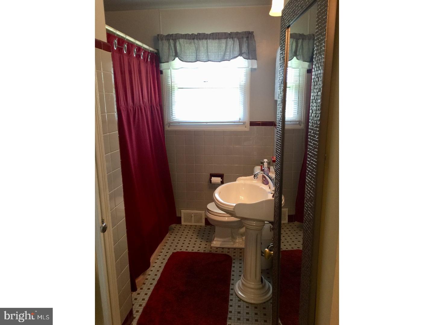 309 Magnolia Lane Riverside, NJ 08075 - Photo 14 of 25 Bathroom