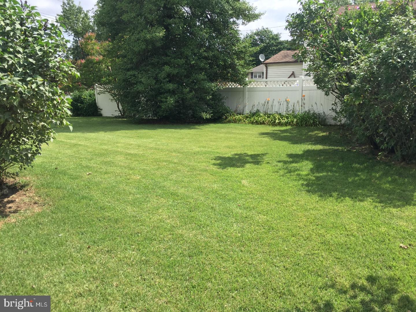 309 Magnolia Lane Riverside, NJ 08075 - Photo 23 of 25 Exterior Side