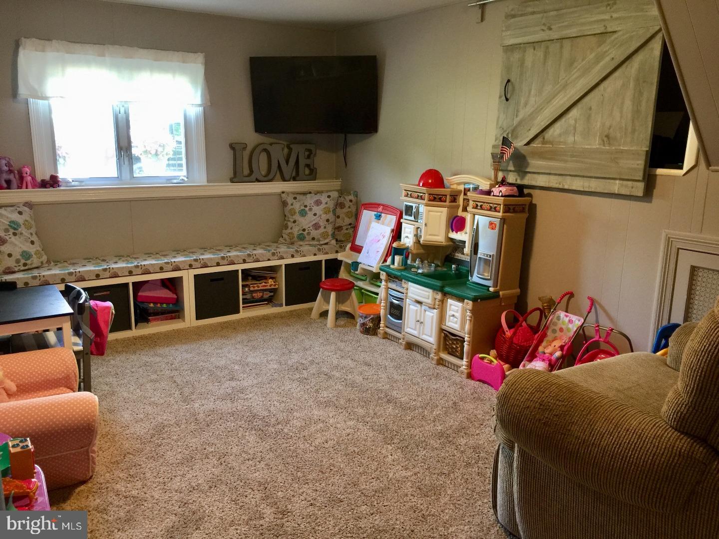 309 Magnolia Lane Riverside, NJ 08075 - Photo 10 of 25 Family Room
