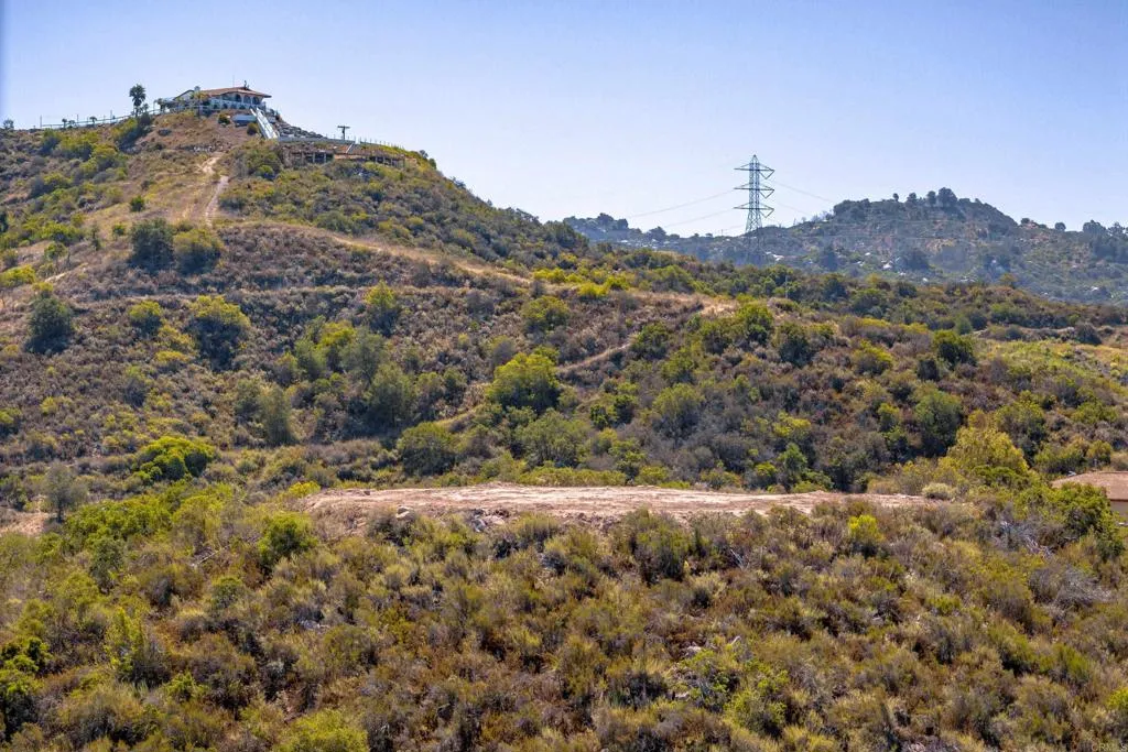 27 Daily Fallbrook, CA 92028 - Photo 28 of 34 a view of a city
