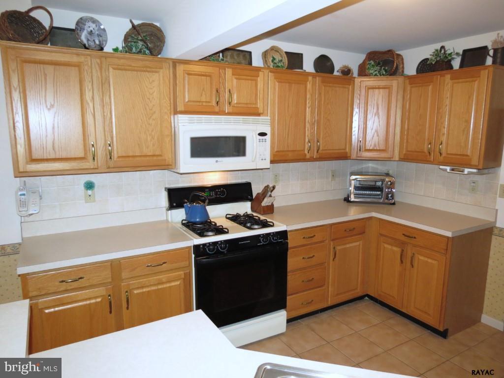 2825 Pilgrim Road York, PA 17406 - Photo 11 of 36 Gallery Image 11