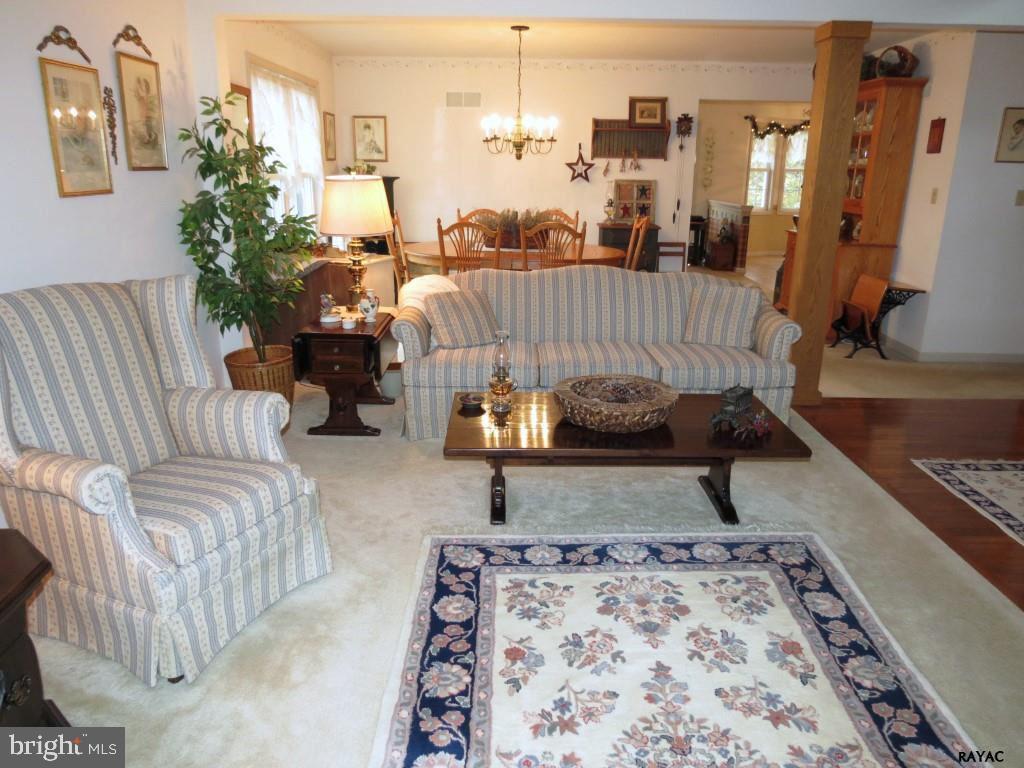 2825 Pilgrim Road York, PA 17406 - Photo 6 of 36 Gallery Image 6