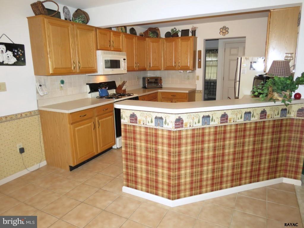 2825 Pilgrim Road York, PA 17406 - Photo 9 of 36 Gallery Image 9