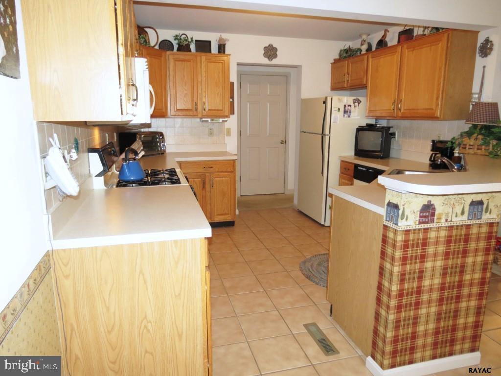 2825 Pilgrim Road York, PA 17406 - Photo 10 of 36 Gallery Image 10