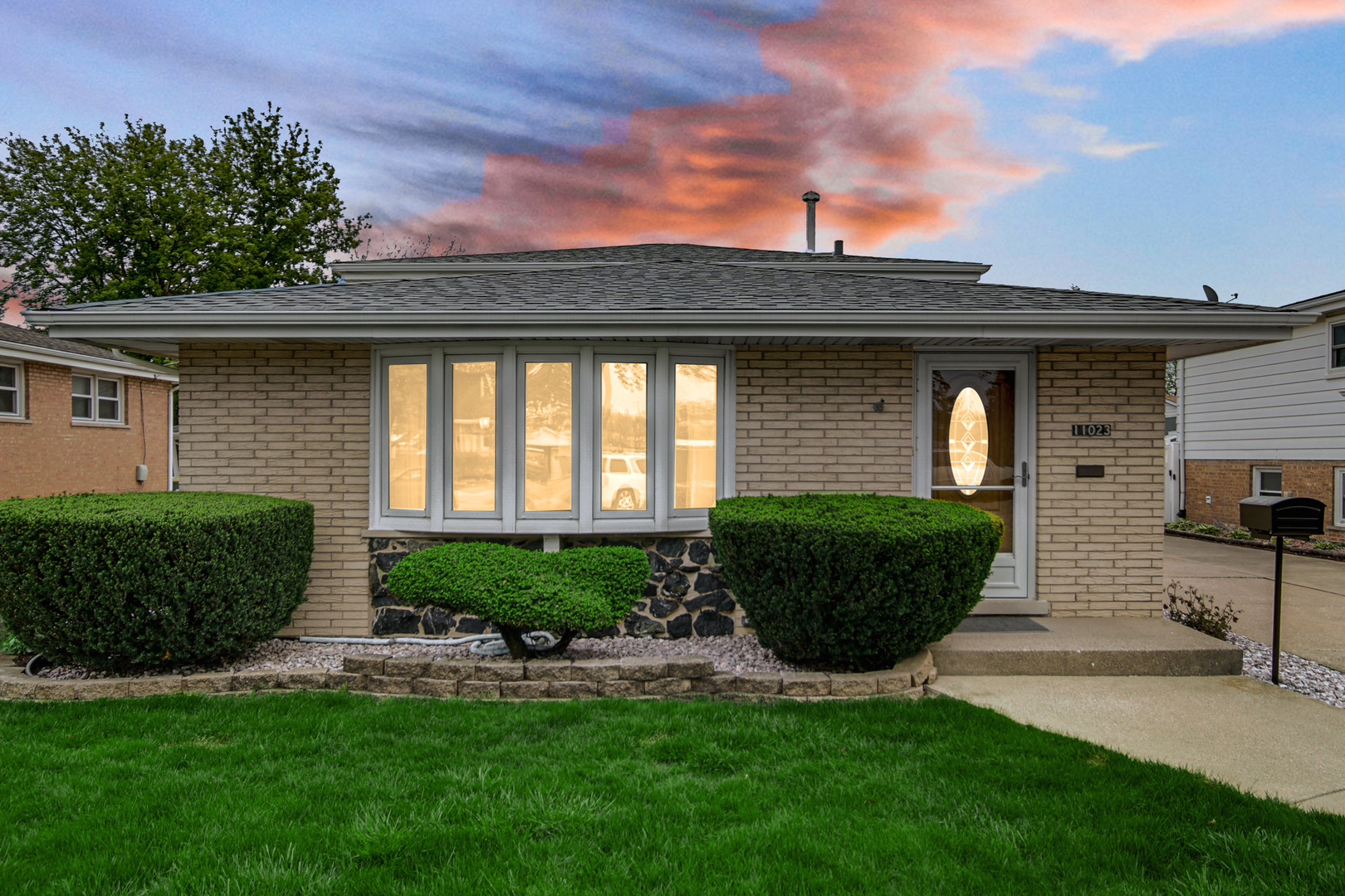 11023 Austin Avenue Chicago Ridge, IL 60415 - Photo 2 of 30 Gallery Image 2