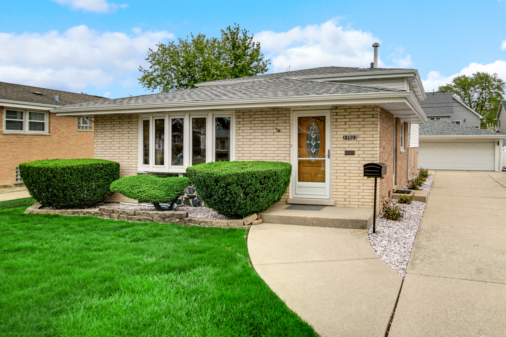 11023 Austin Avenue Chicago Ridge, IL 60415 - Photo 3 of 30 Gallery Image 3