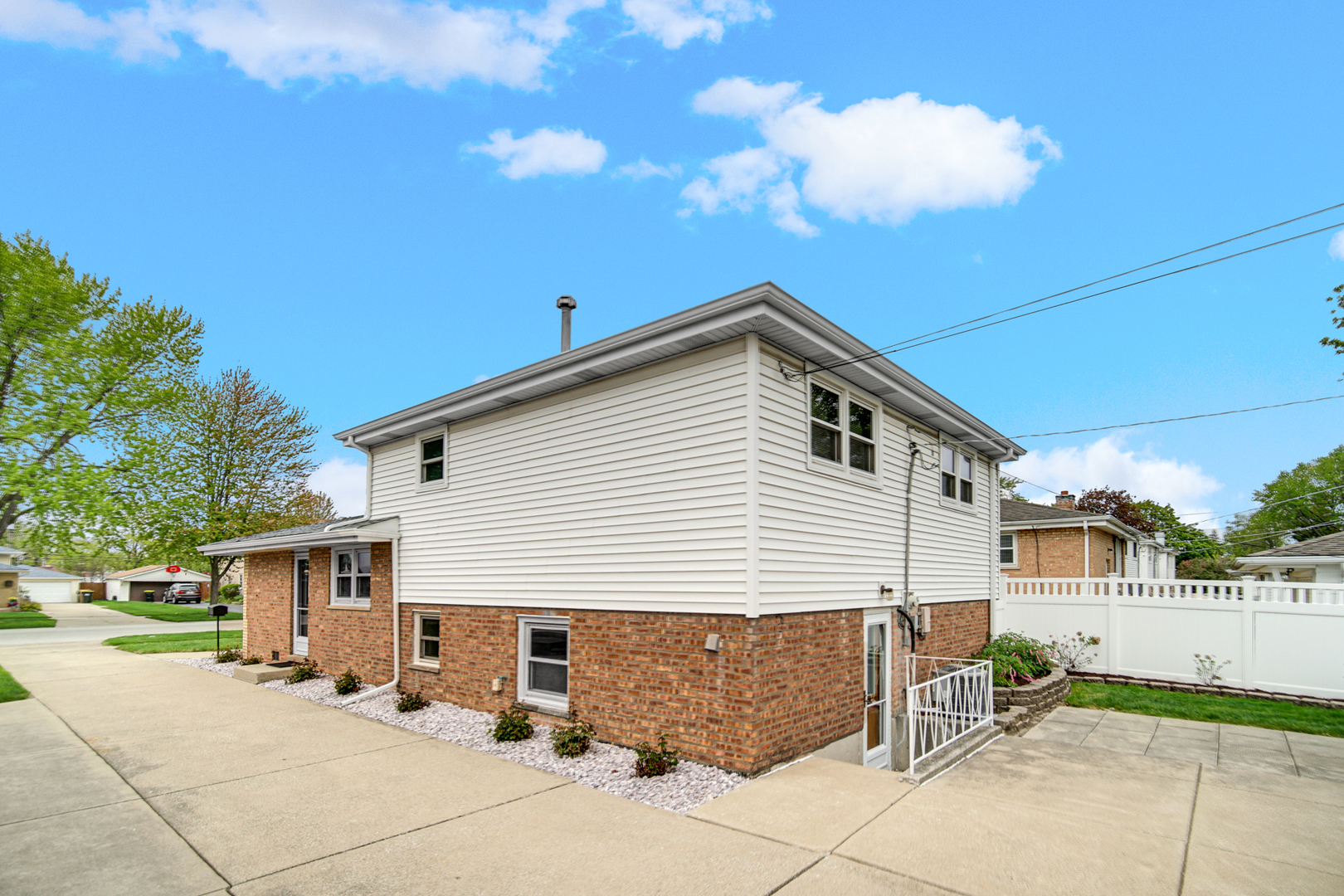 11023 Austin Avenue Chicago Ridge, IL 60415 - Photo 4 of 30 Gallery Image 4
