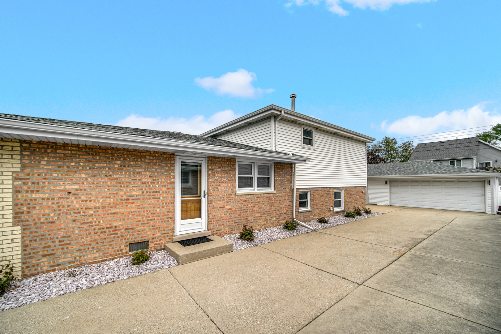 11023 Austin Avenue Chicago Ridge, IL 60415 - Photo 5 of 30 Gallery Image 5
