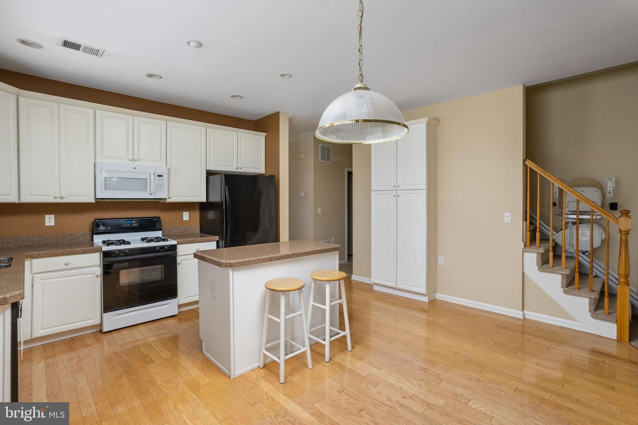 6 Atrium Drive Trenton, NJ 08620 - Photo 12 of 33