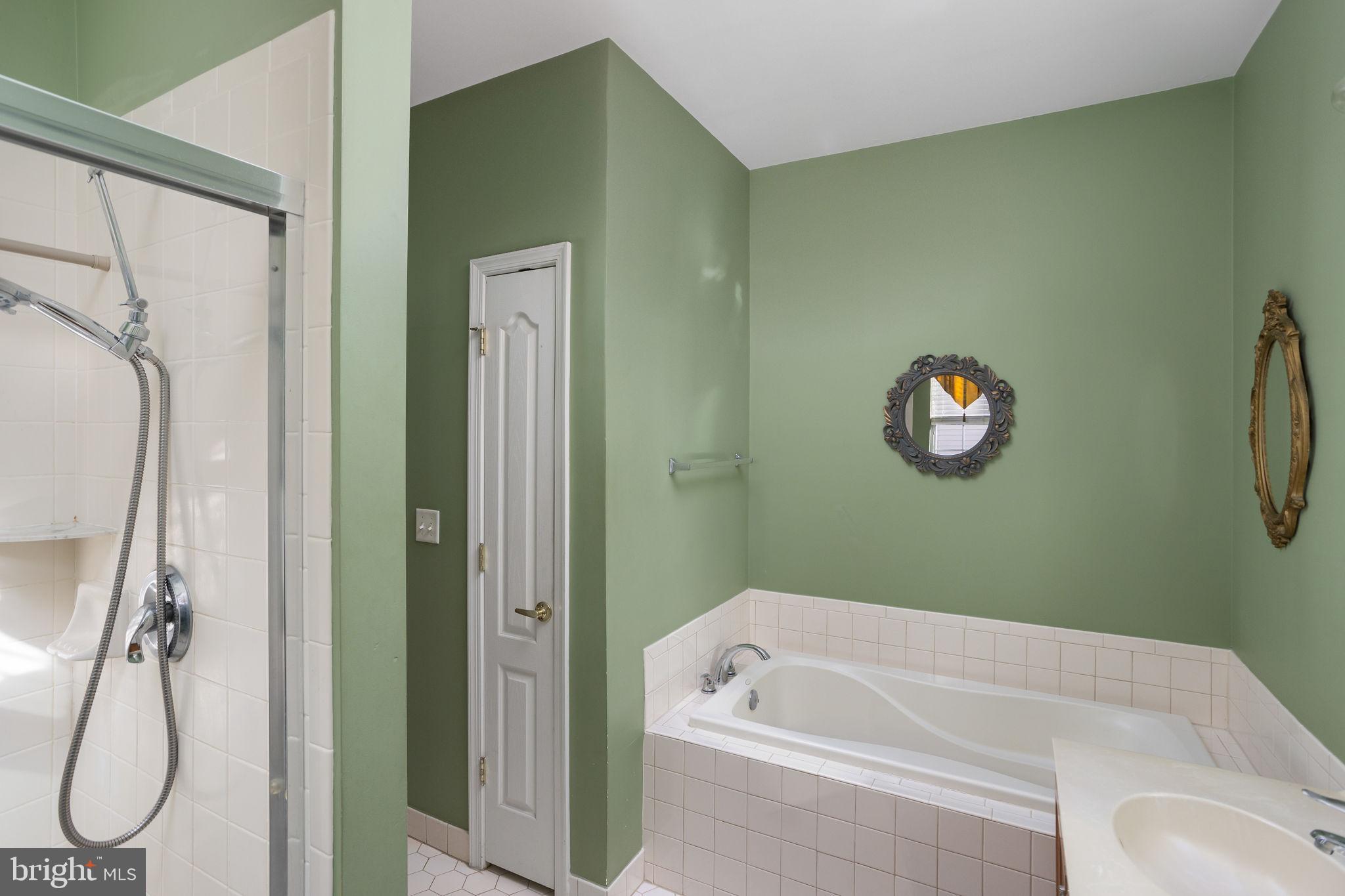 6 Atrium Drive Trenton, NJ 08620 - Photo 19 of 33