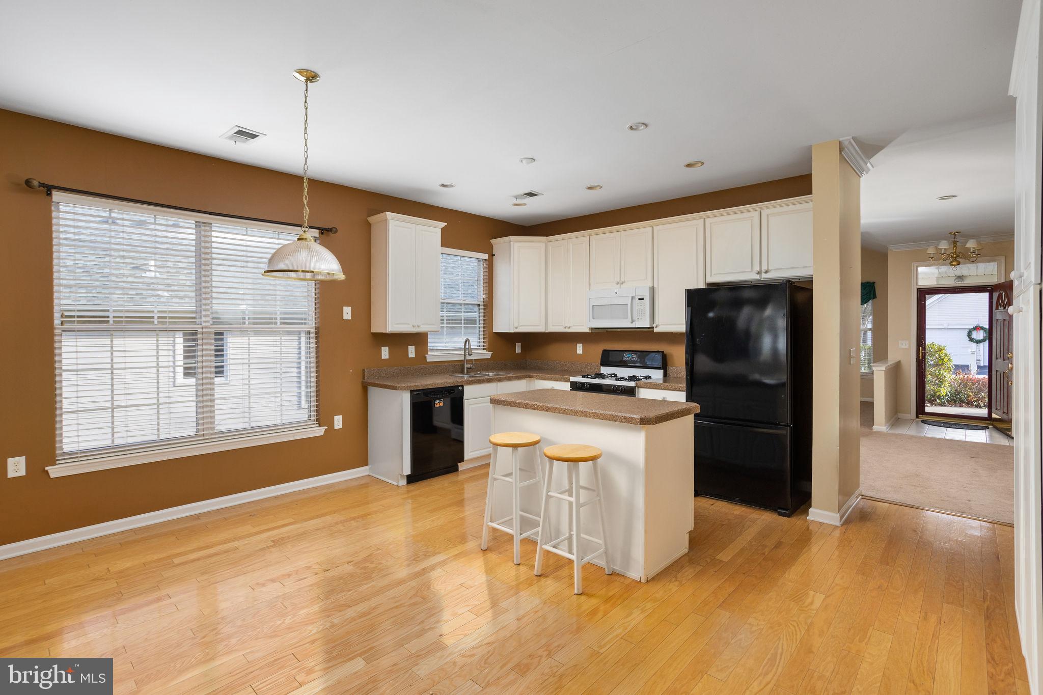 6 Atrium Drive Trenton, NJ 08620 - Photo 10 of 33