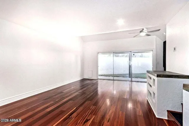 $2,595 | 1530 South River Drive, Tempe, AZ 85281