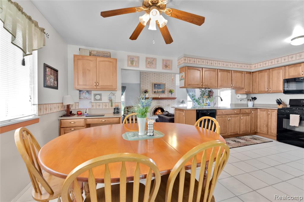 3039 Elmcrest Road Sterling Heights, MI 48310 - Photo 8 of 32