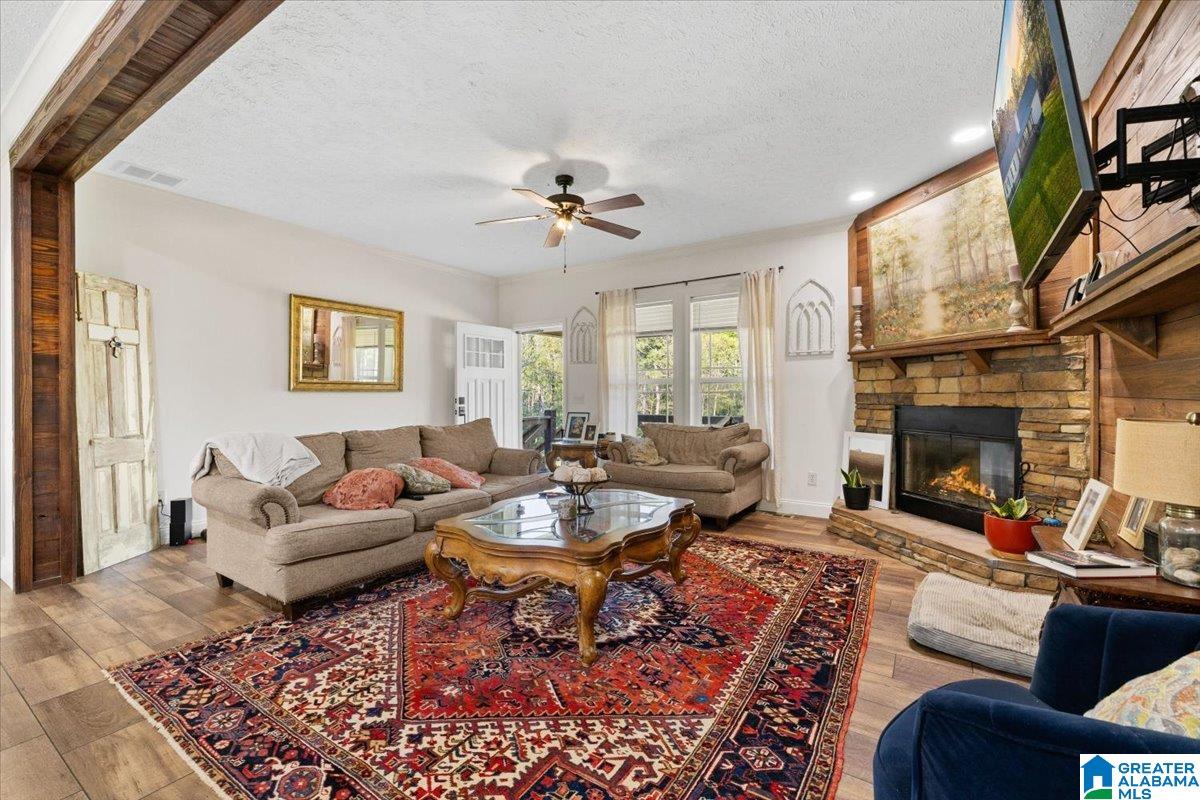 1009 Deaver Walker Road Trafford, AL 35172 - Photo 7 of 39