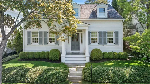 $7,200,000 | 9 Suffolk Street, Sag Harbor Village, NY 11963