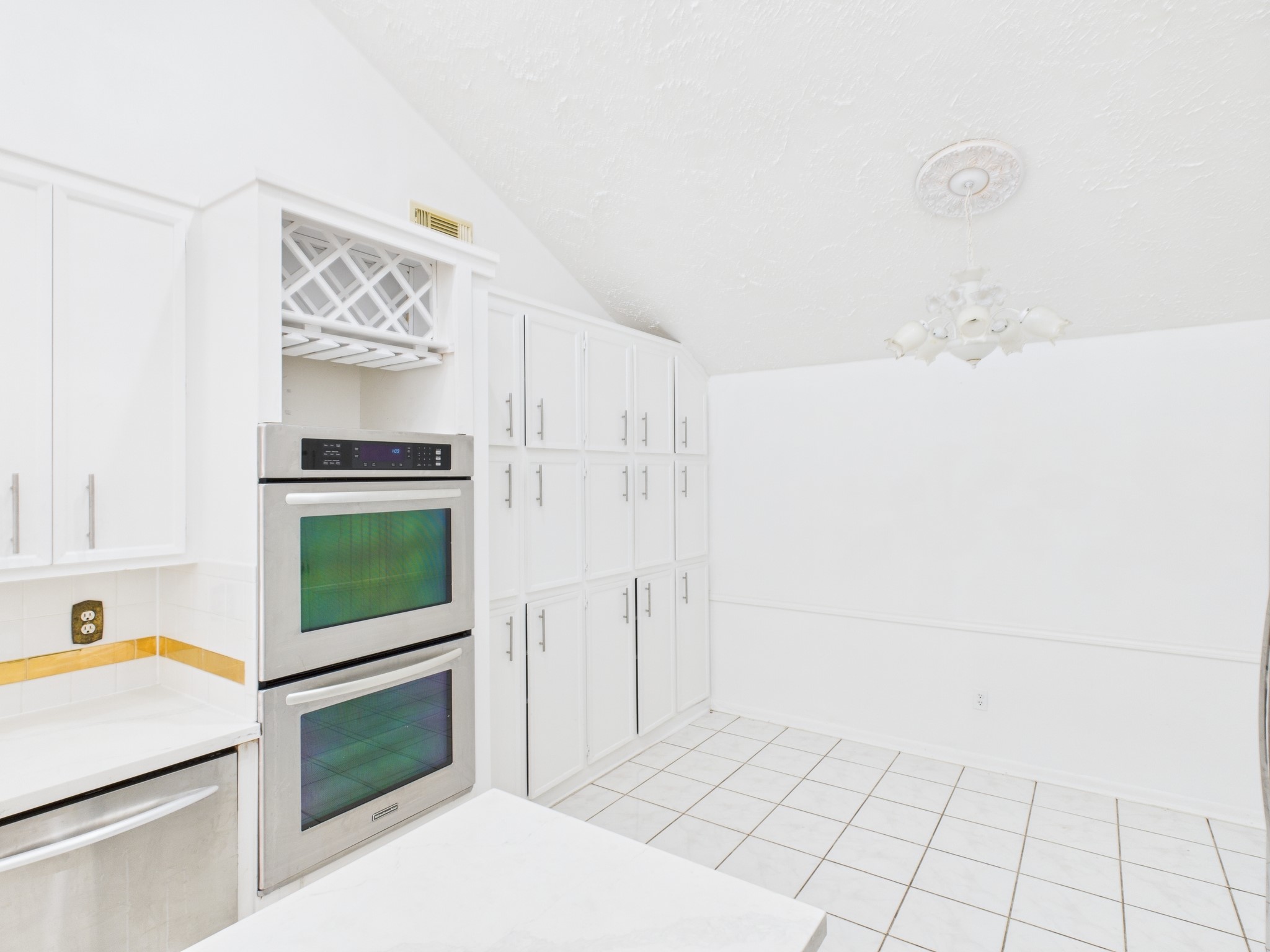 7611 Hopewell Lane Houston, TX 77071 - Photo 14 of 30 a kitchen with a stove top oven and sink
