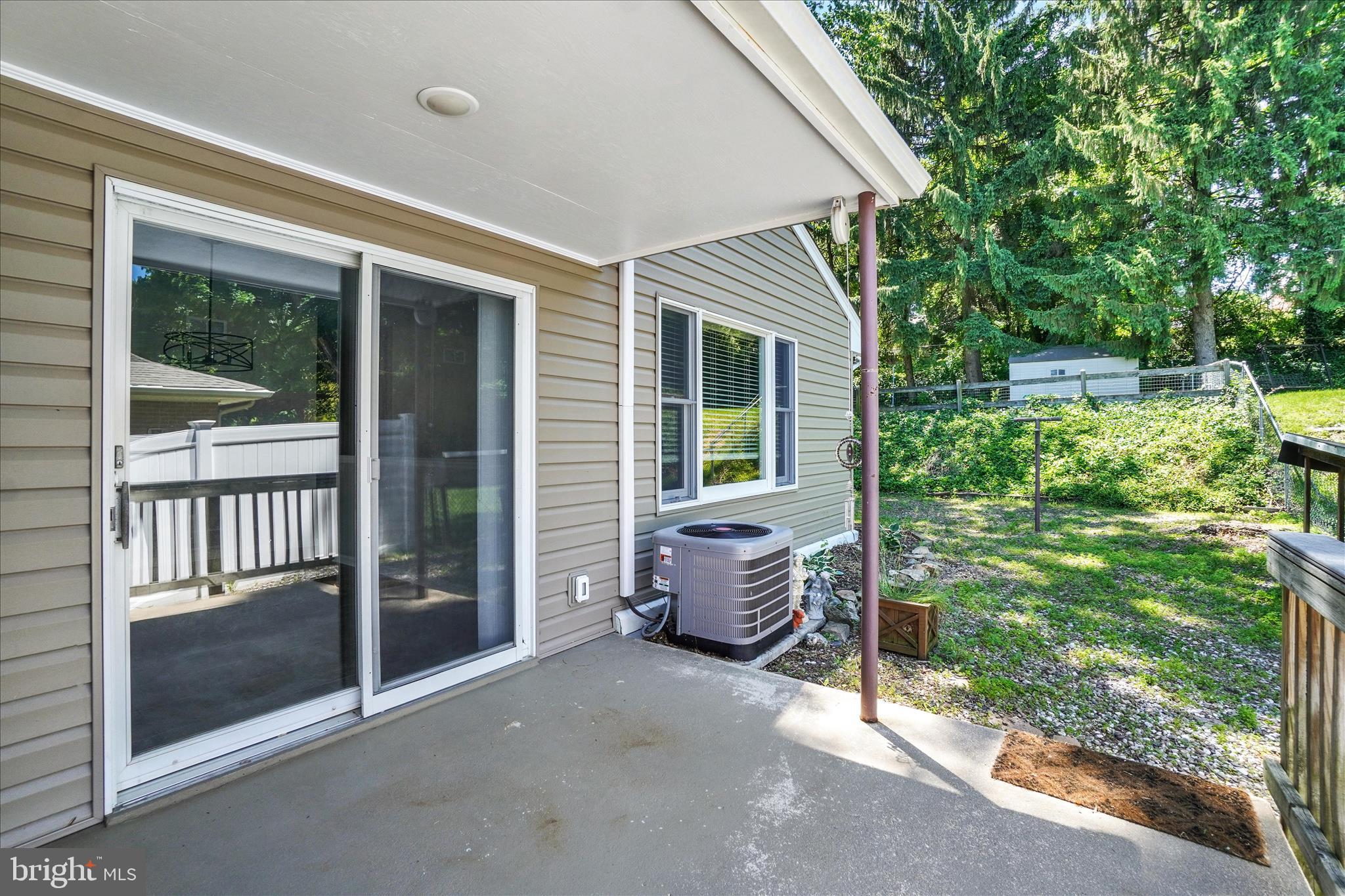 1542 Bonbar Road York, PA 17403 - Photo 25 of 33