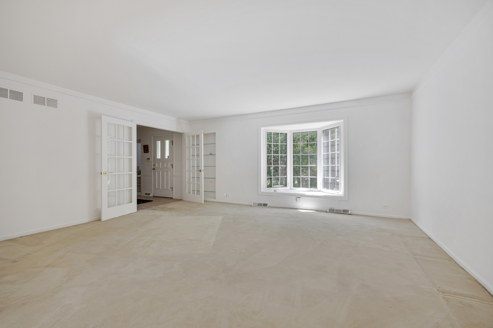 34-w398 Country Club Road Wayne, IL 60184 - Photo 5 of 38 Gallery Image 5