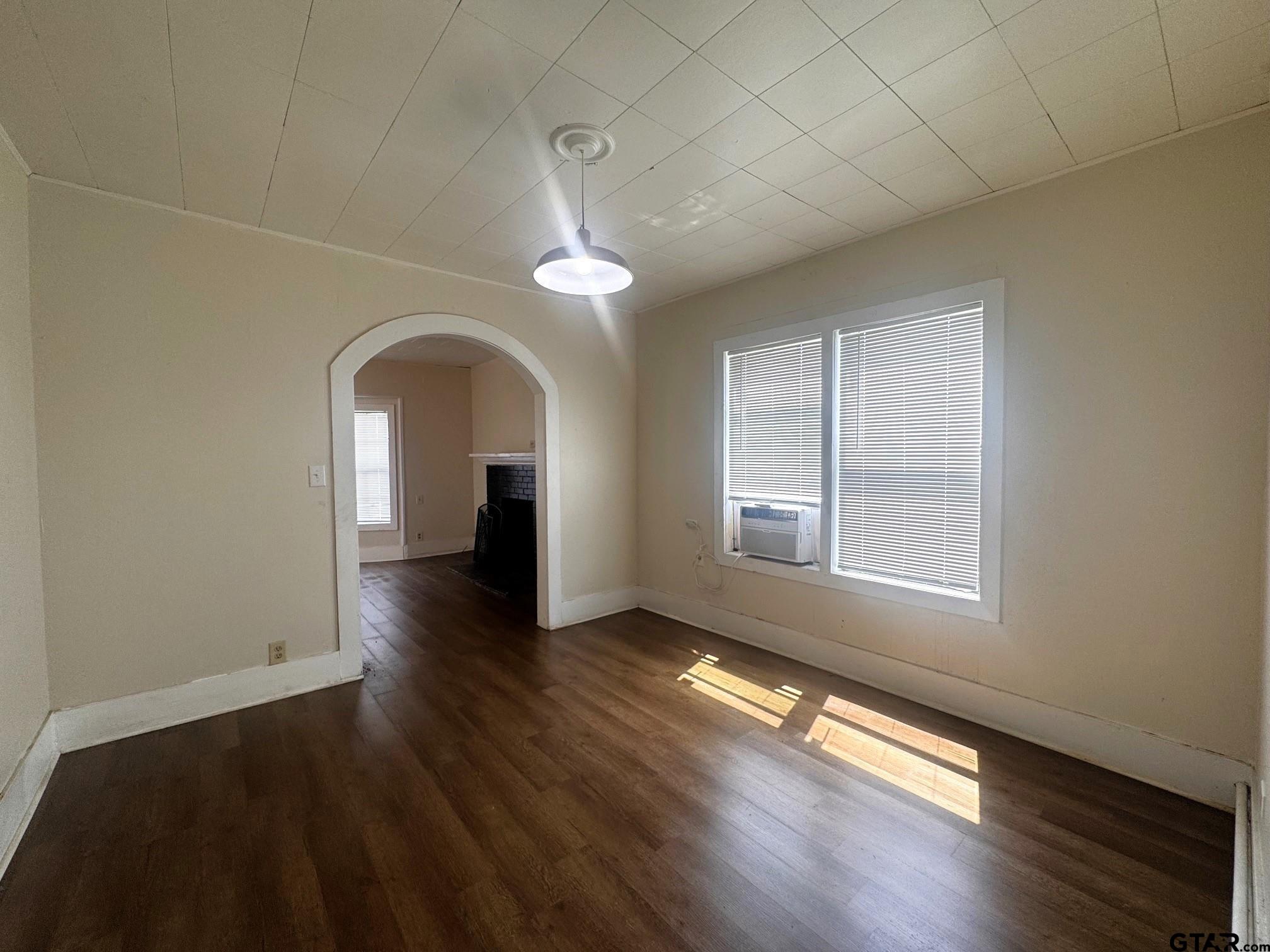 414 West 4th Street Mount Pleasant, TX 75455 - Photo 8 of 17