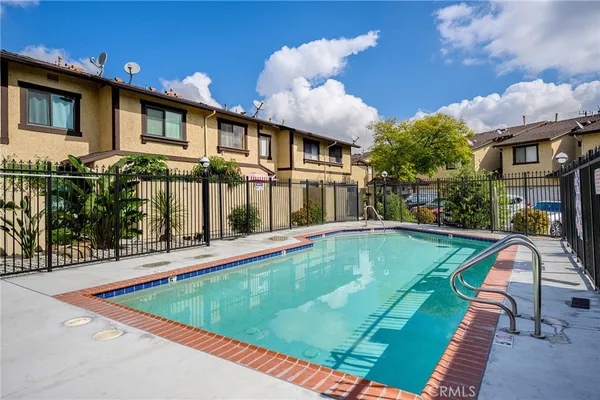 $599,999 | 8601 Sunland Boulevard, Unit 5, Sun Valley, CA 91352