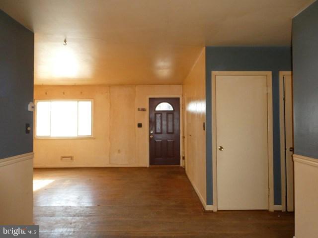 1330 Middleford Road Baltimore, MD 21228 - Photo 4 of 19