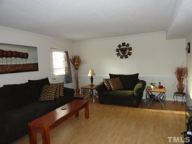 6439 New Market Way Raleigh, NC 27615 - Photo 10 of 25 Family Room