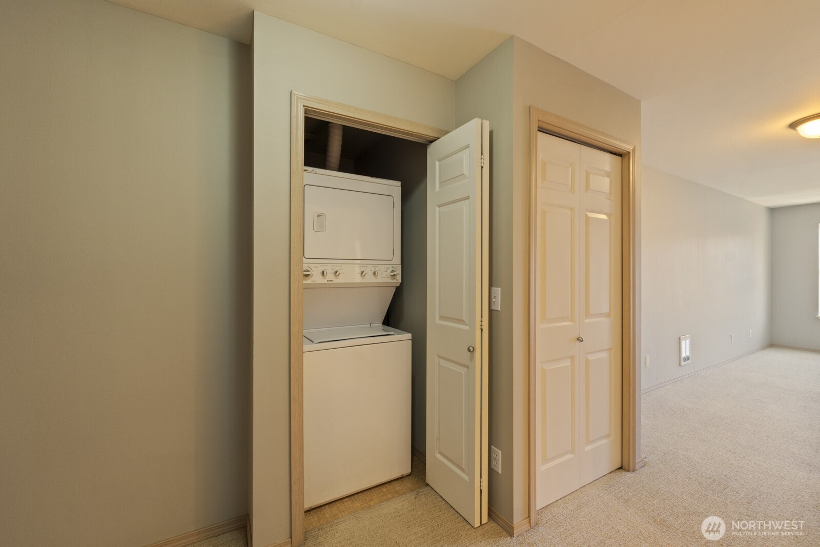 600 North 85th Street, Unit 401 Seattle, WA 98103 - Photo 23 of 39