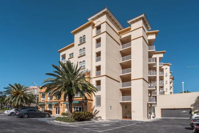 a picture of city view with lot of ocean