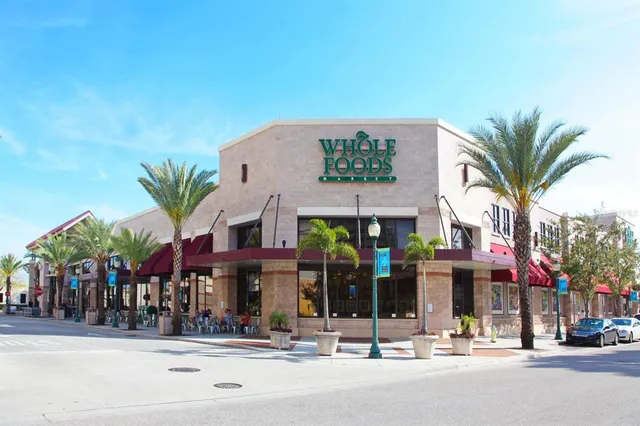 $674,900 | 1188 North Tamiami Trail, Unit 401, Sarasota, FL 34236